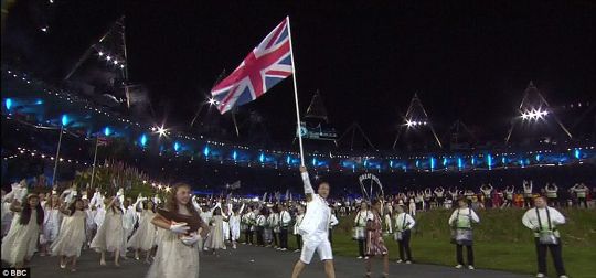 Hình ảnh lễ khai mạc Olympic 2012 hoành tráng VQ1 Hình ảnh lễ khai mạc Olympic 2012 hoành tráng