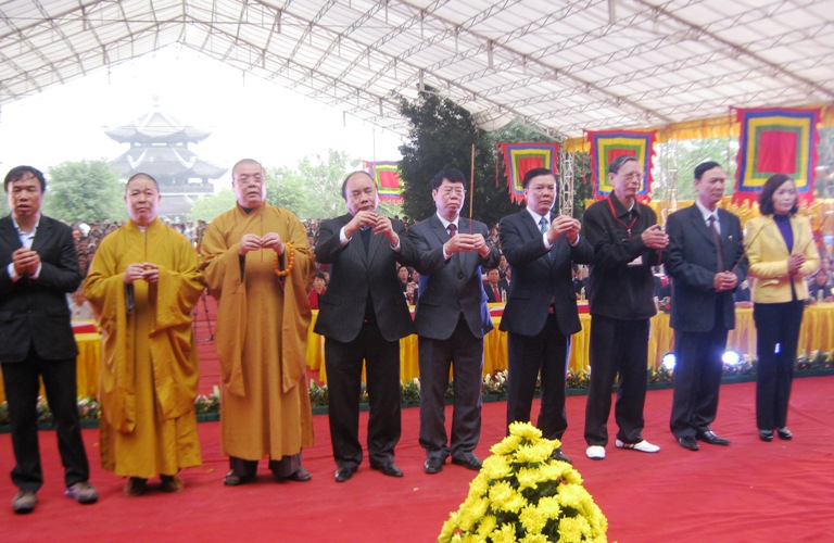 a1_ dang huong khai hoi.JPG